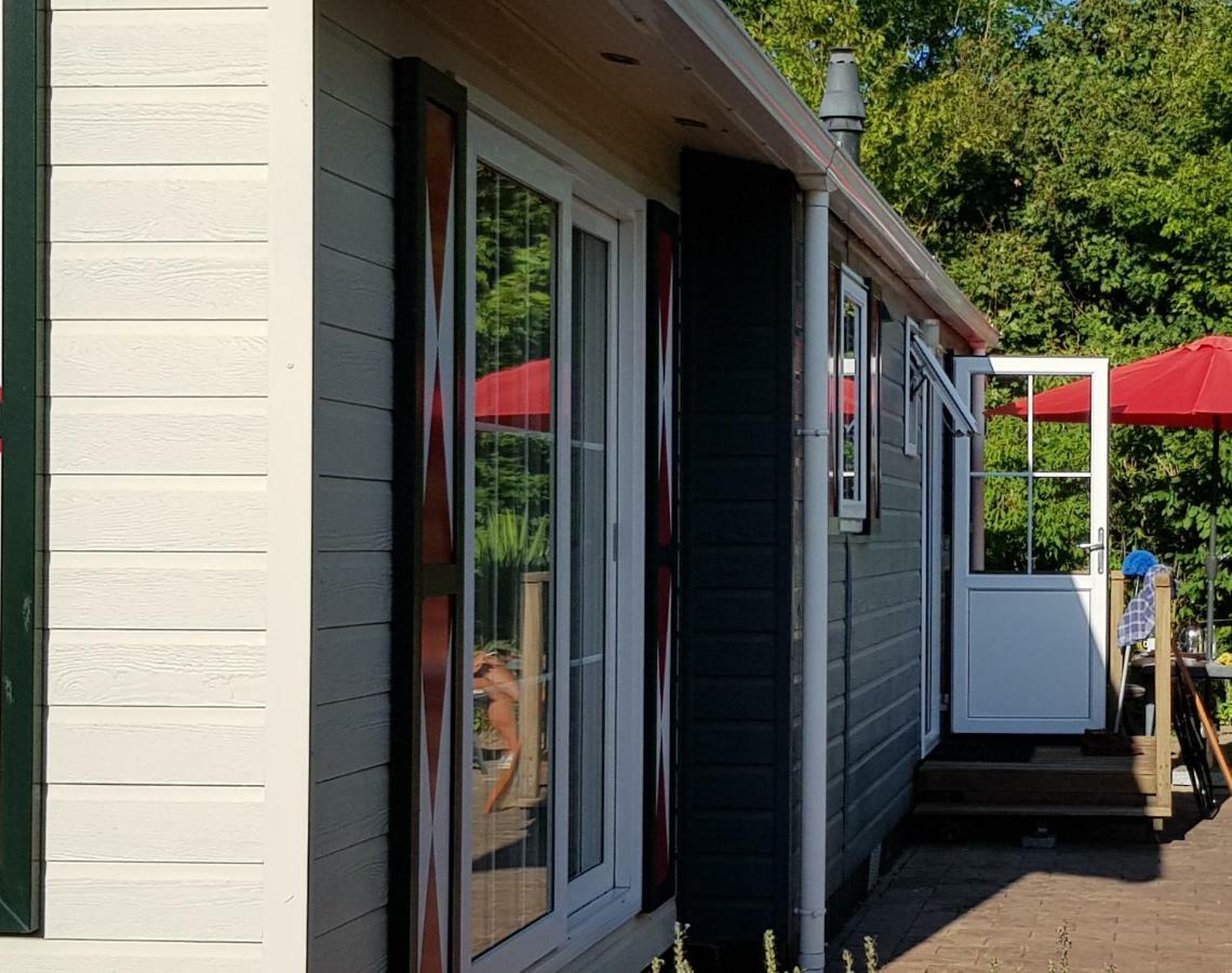 Chalet De Zeeuwse Lûûkjes 2